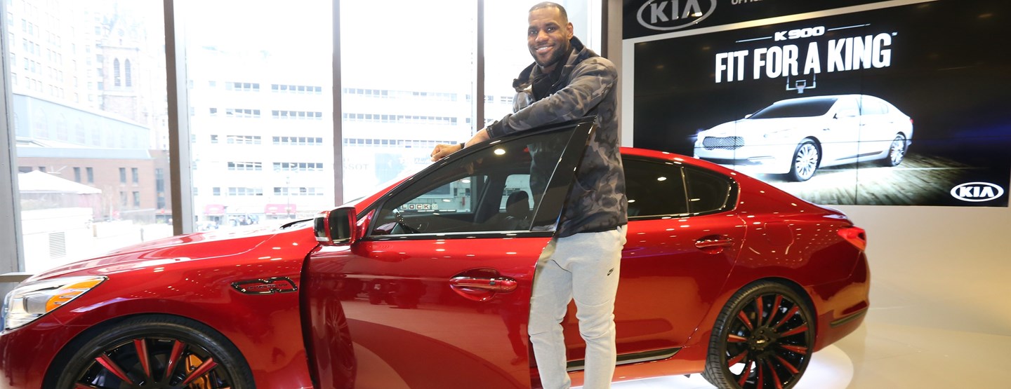 ONE-OF-A-KIND “KING JAMES EDITION” KIA K900 GOES UP FOR AUCTION TODAY TO BENEFIT THE LEBRON JAMES FAMILY FOUNDATION