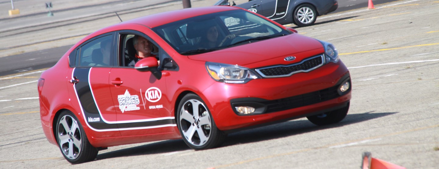 KIA MOTORS AMERICA AND B.R.A.K.E.S. SUPPORT NATIONAL DISTRACTED DRIVER AWARENESS MONTH WITH HANDS-ON DEFENSIVE DRIVING EDUCATION FOR TEENS AND THEIR PARENTS
