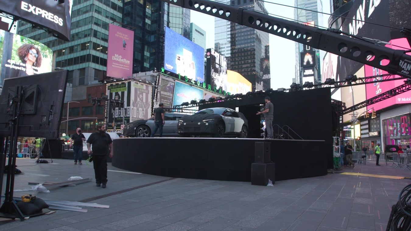 Kia debuts all-new EV6 in Times Square B-Roll